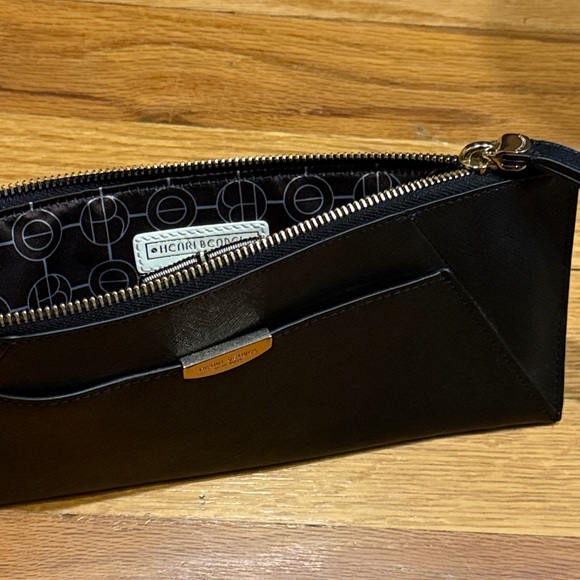 Henri Bendel Elegant Black Leather Wristlet Clutch like new condition. - Picture 4 of 5